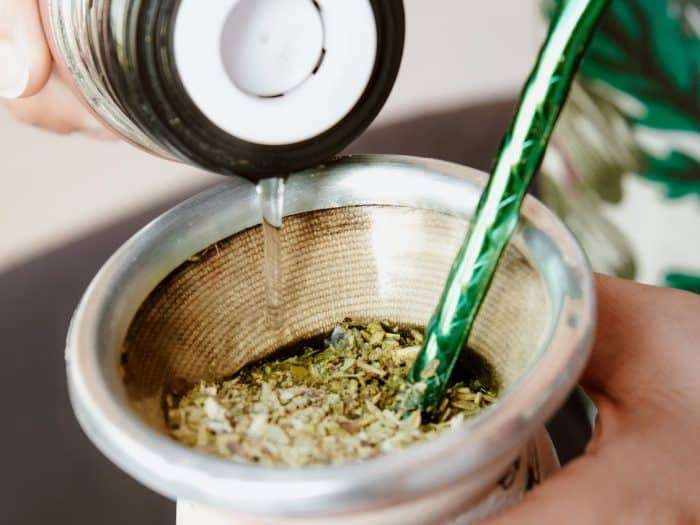 11 Surprising Benefits Of Yerba Mate Tea (Backed By Science)