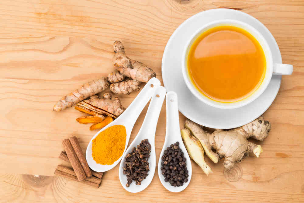 The Many Health Benefits of Ginger and Turmeric Tea