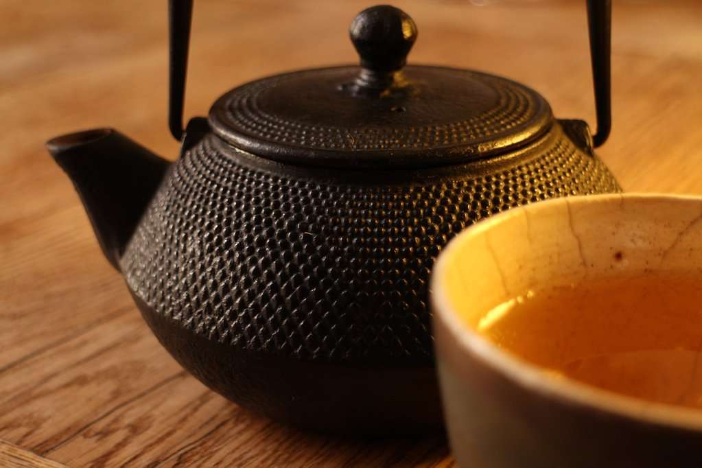 What Is Black Tea Good For? Heart Health, Digestion, and 5 ...